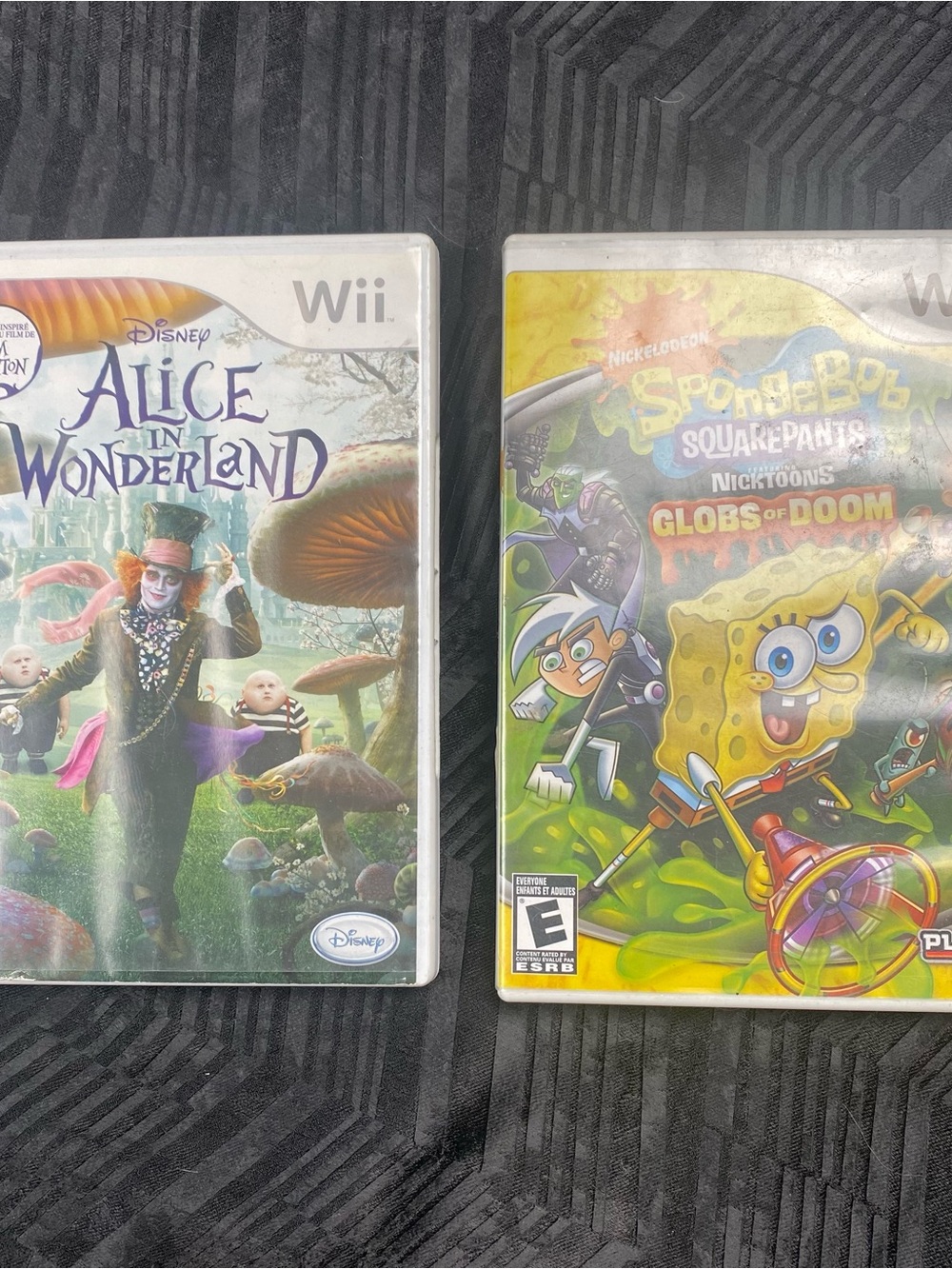 Disney Alice in Wonderland Wii Game - White, Green, Purple Artwork